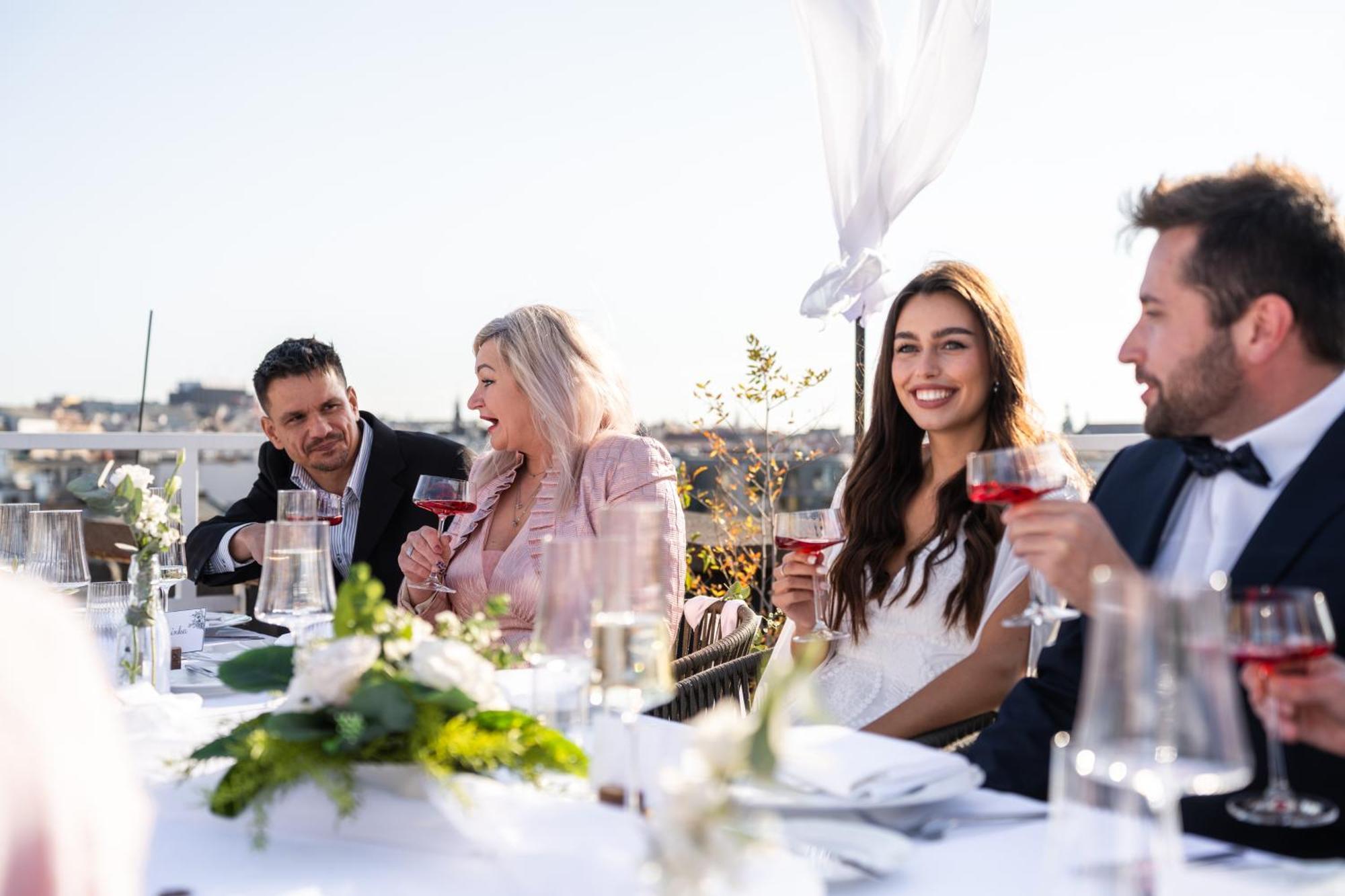 Pytloun Boutique Hotel Praga Exterior foto Wedding guests at a wedding reception