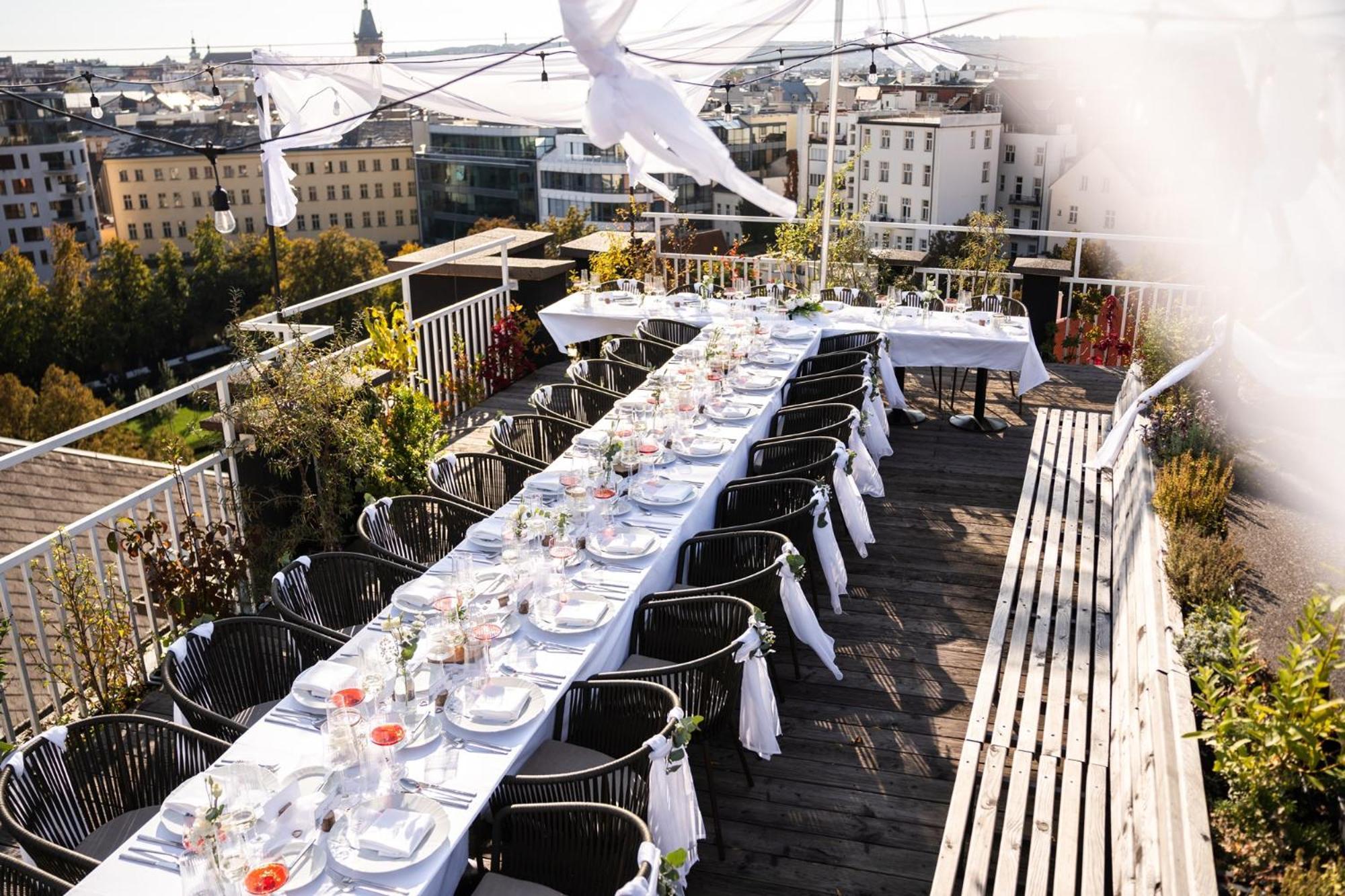 Pytloun Boutique Hotel Praga Exterior foto Rooftop terrace